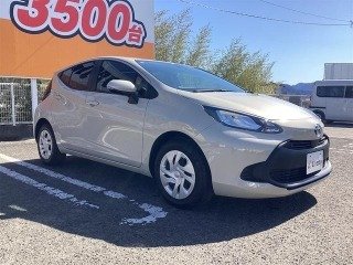 TOYOTA AQUA X
