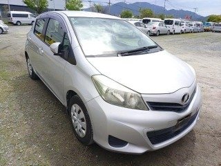 TOYOTA VITZ F