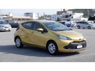 TOYOTA AQUA X