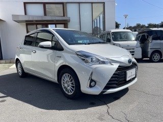 TOYOTA VITZ F