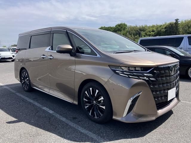 TOYOTA ALPHARD Executive lounge