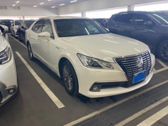 TOYOTA CROWN Hybrid Royal Saloon G