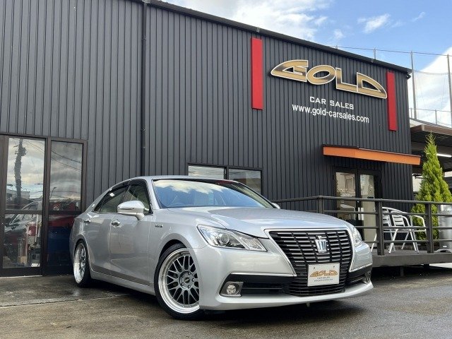 TOYOTA CROWN Royal Hybrid 2.5 Royal