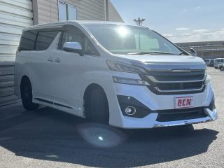 TOYOTA VELLFIRE 2.5V-Modellista
