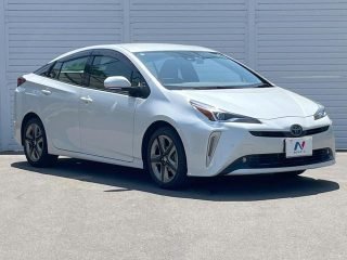 TOYOTA Prius A Touring Selection