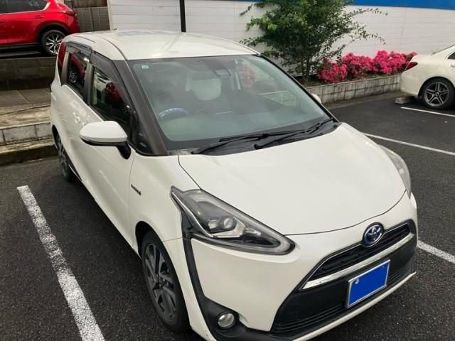 TOYOTA SIENTA Special: Hybrid G Quero