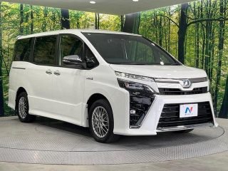 TOYOTA Voxy ZS