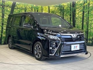 TOYOTA VOXY ZS